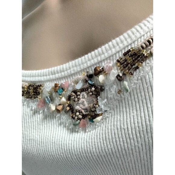 Uniform Woman Cream Short Sleeve Top Size 2X Beaded Embellished Scoop Neckline - Picture 4 of 8